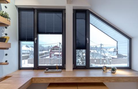 месяц зимних цен на цветные окна Rehau