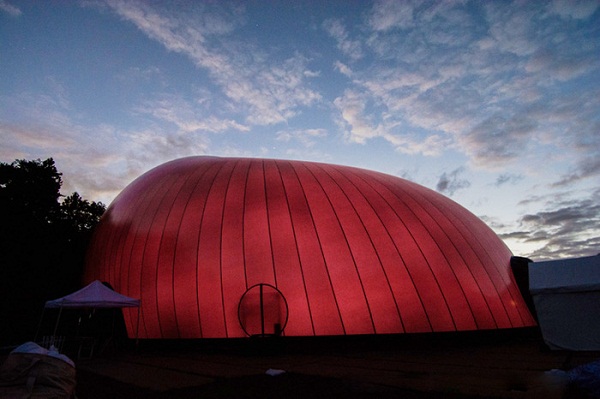 Надувной концертный зал в Японии