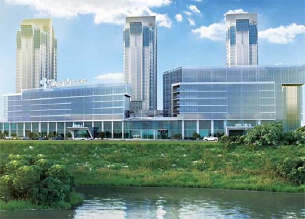 В Киеве открылся новый ТОЦ Silver Breeze.