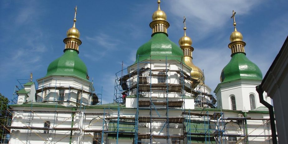 Покраска металлической крыши