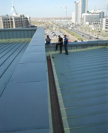 Крыша здания медиа-центра в г. Астана