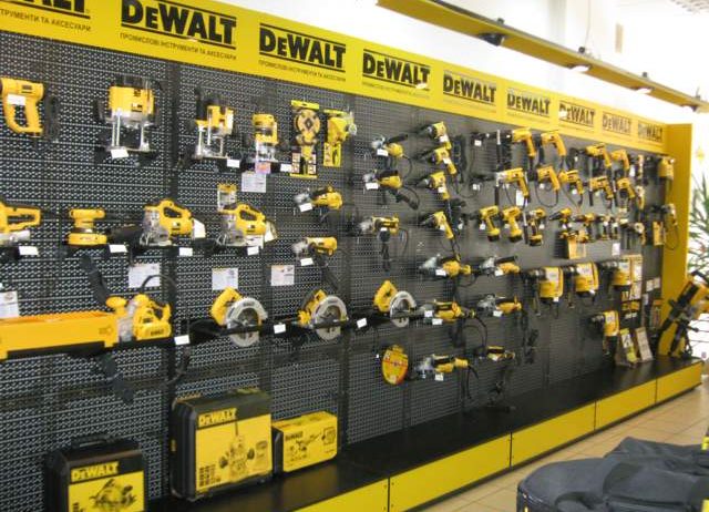 Витрина DEWALT