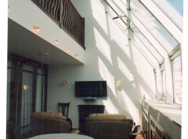 балкон-столовая