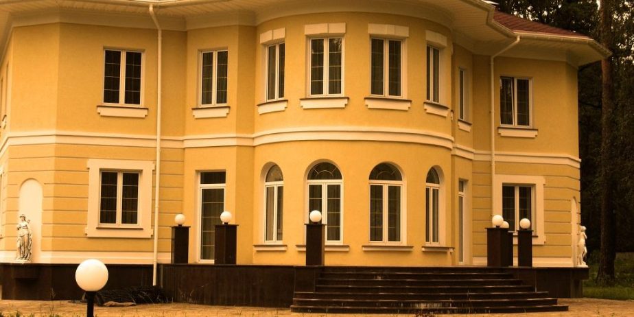 Отделка фасада частного дома