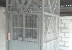 Шахтный электрический подъемник грузовой