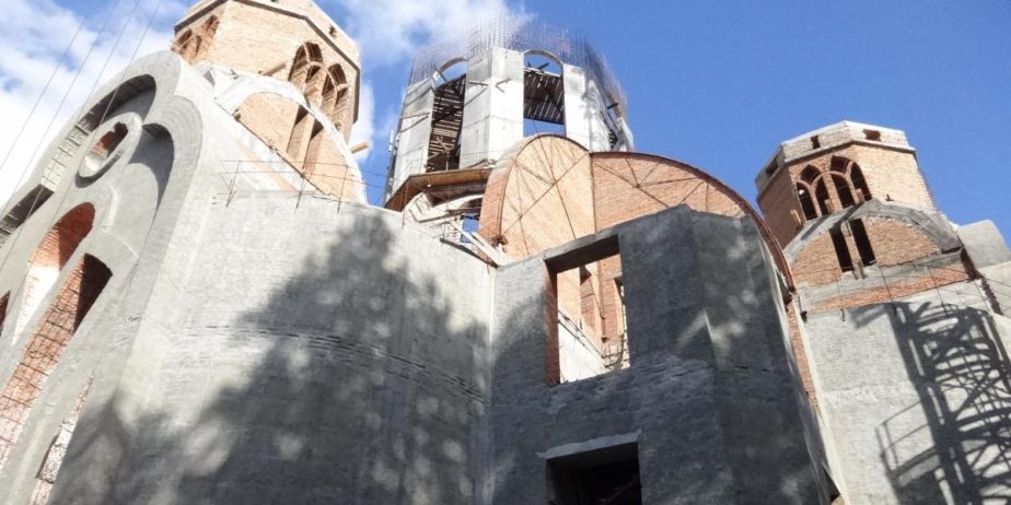 м. Київ. Будівництво Храму «Миру, любові і єдності христіан» по вул. Мічуріна, 66-70 в Печерському районі