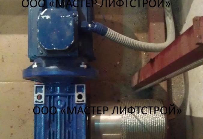 Кухонный грузовой подъемник