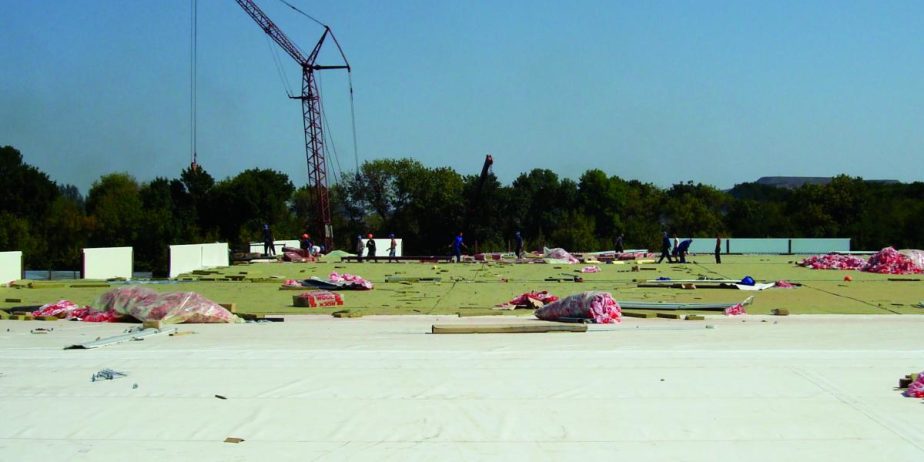 Устройство мягкой кровли на ТЦ “Ашан-Донской”