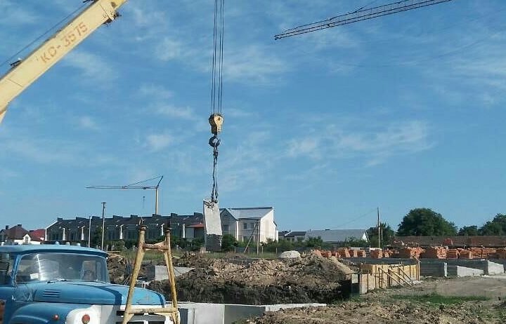 Будівництво котеджного містечка “Щасливий маєток” в с. Байків
