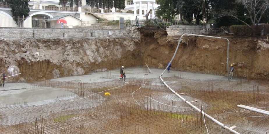 На територии курортного отеля&nbsp; Palmira Palace осуществлялась заливка бетонной чаши бассейна&nbs…