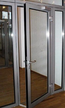 Двері алюмінієві