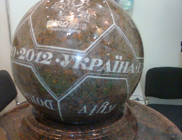 Гранитные шары