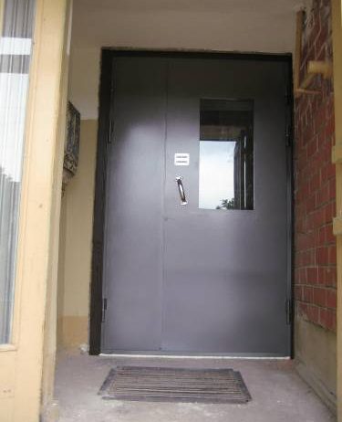 Подъездная дверь утепленная 2,08*1,30