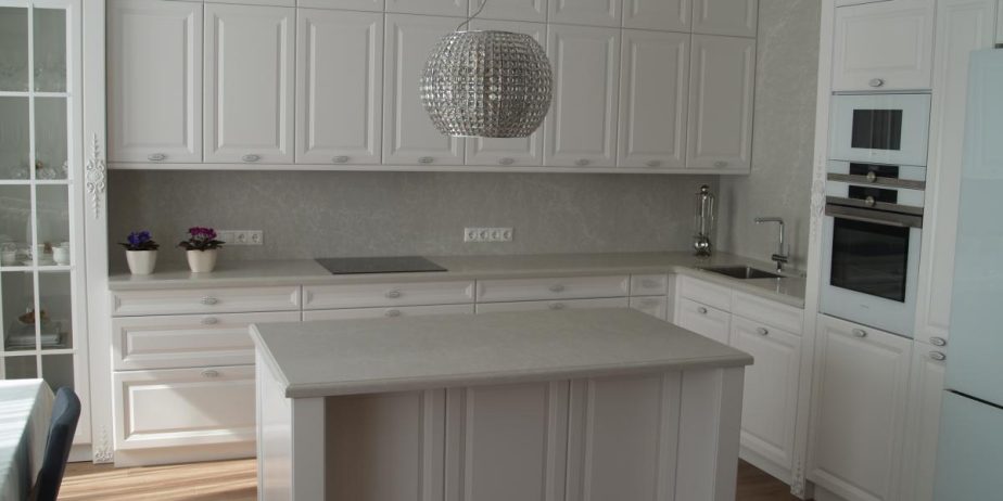 кухонная столешница из кварцита Caesarstone