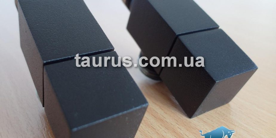 Черный угловой кран CUBE квадратной формы для полотенцесушителей, 1/2″ | Cube Valve black