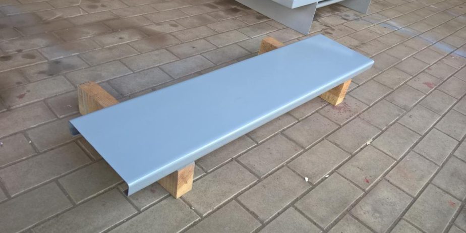 Ступень гладкая лестничная металлическая