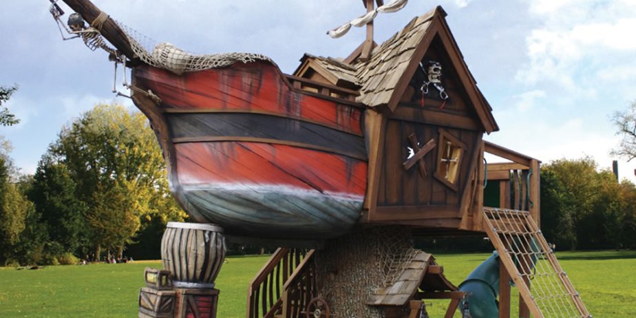Детские горки в сказочном стиле