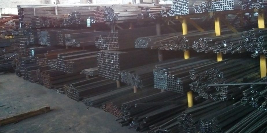Труба стальная профильная, в ассортименте, новая и демонтаж, оптом и в розницу