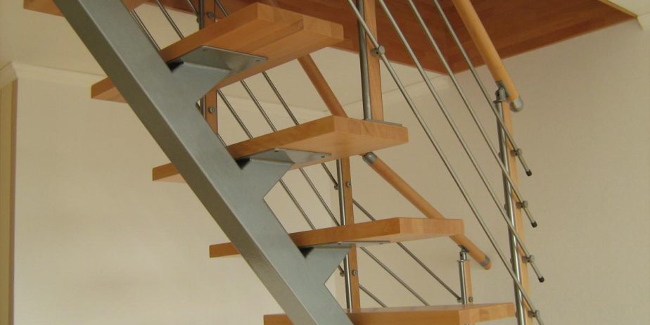 Лестница на сварном косоуре