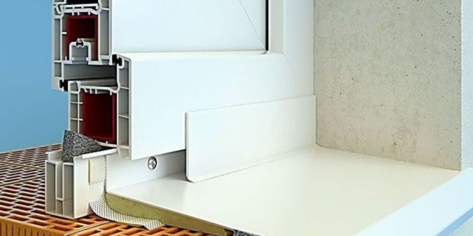 Фирменный пластиковый нащельник Рехау Rehau