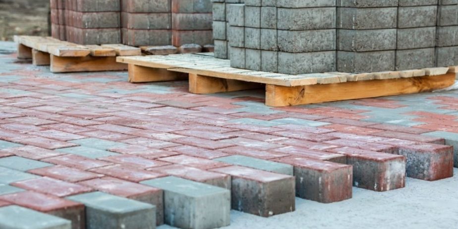 Тротуарна плитка та бруківка товщиною 80мм. Різномаїття форм та кольорів