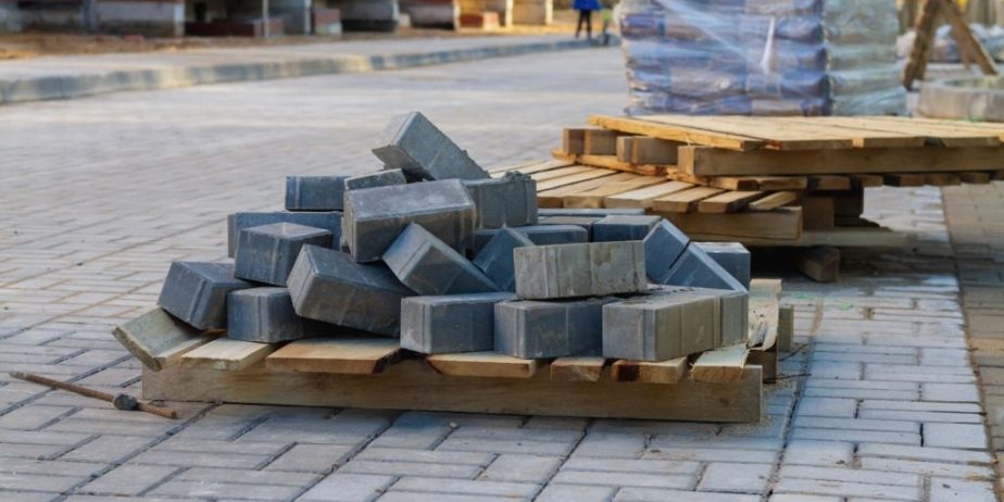 Тротуарна плитка та бруківка товщиною 100мм. Різномаїття форм та кольорів