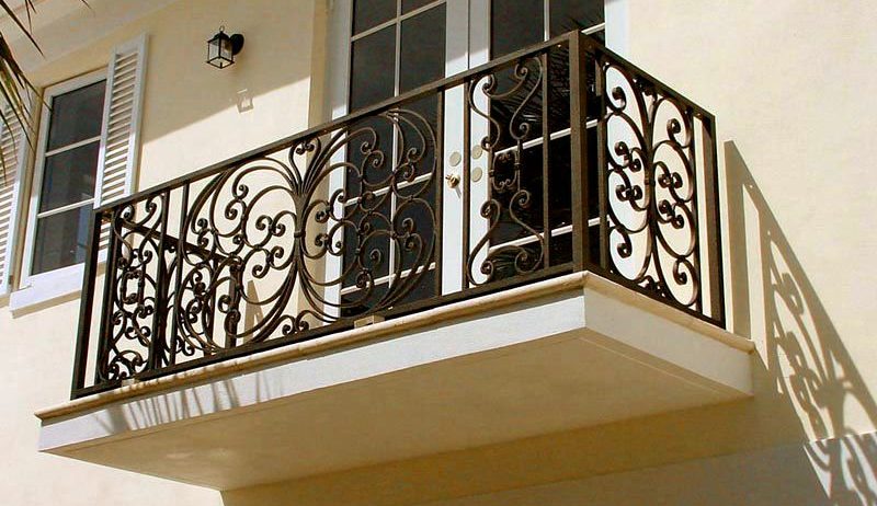 Балконне вікно Rehau