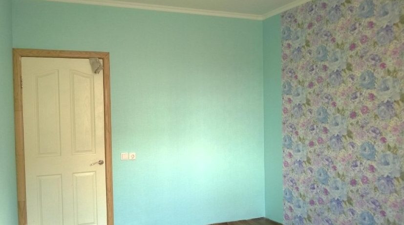 Поклейка шпалер Київ недорого