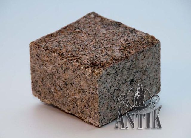 Гранитная брусчатка.